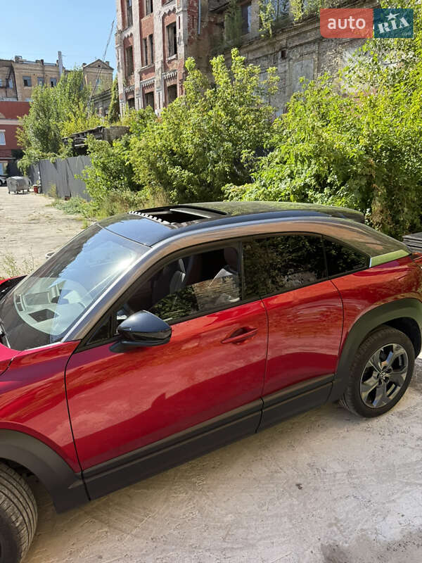 Позашляховик / Кросовер Mazda MX-30 2021 в Києві