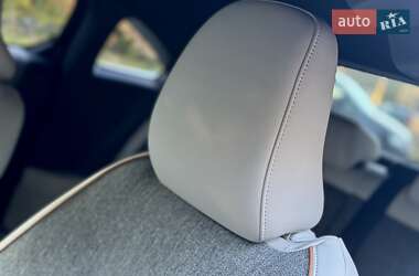 Внедорожник / Кроссовер Mazda MX-30 2021 в 