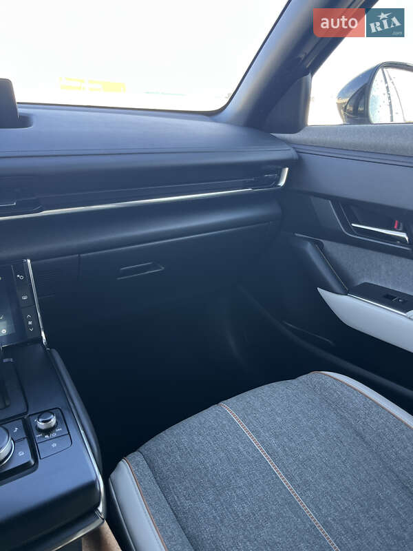 Позашляховик / Кросовер Mazda MX-30 2020 в Львові