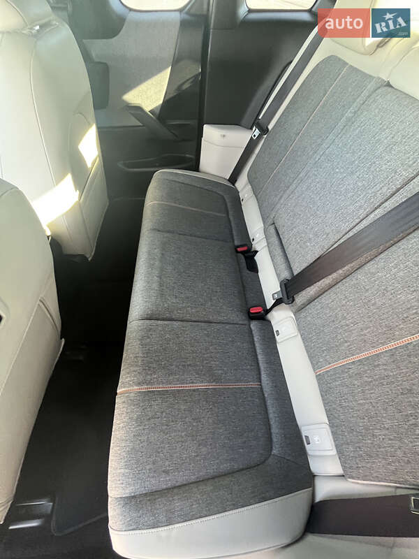 Позашляховик / Кросовер Mazda MX-30 2020 в Львові