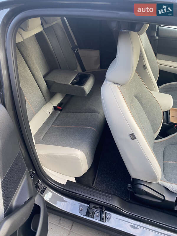 Внедорожник / Кроссовер Mazda MX-30 2021 в Киеве