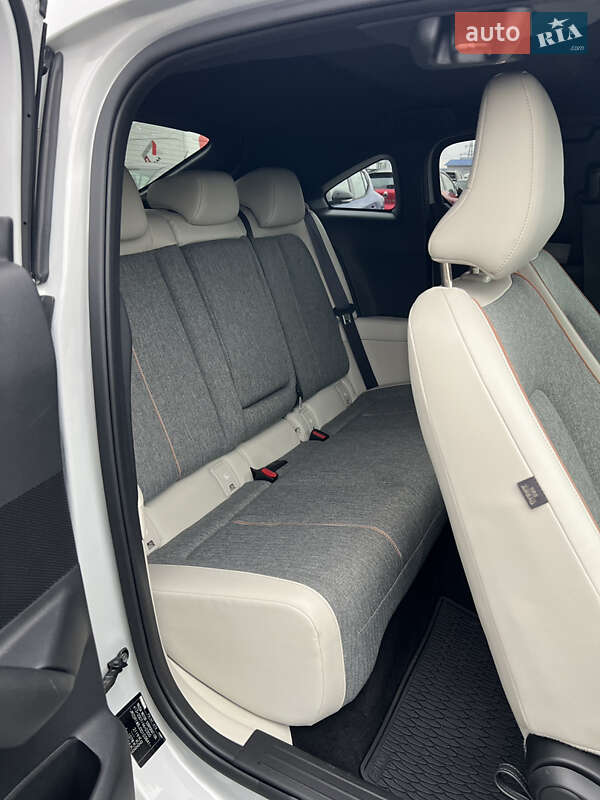 Внедорожник / Кроссовер Mazda MX-30 2020 в Черновцах