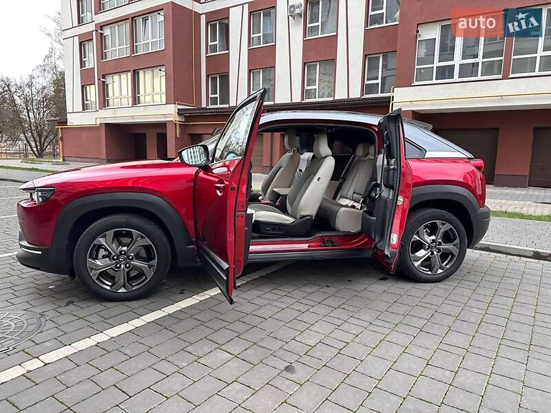 Внедорожник / Кроссовер Mazda MX-30 2022 в Ивано-Франковске