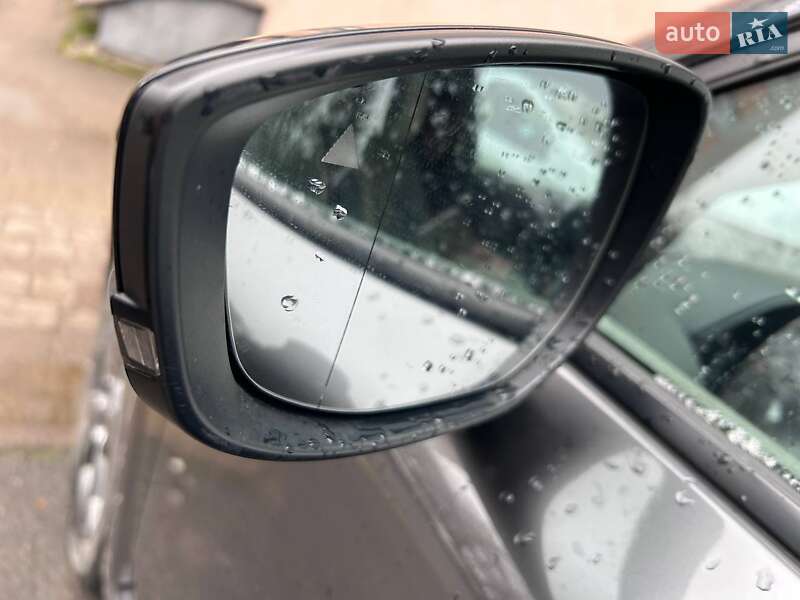 Позашляховик / Кросовер Mazda MX-30 2020 в Тлумачі