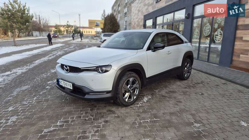 Внедорожник / Кроссовер Mazda MX-30 2020 в Владимире