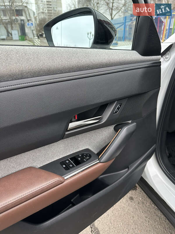 Внедорожник / Кроссовер Mazda MX-30 2020 в Николаеве