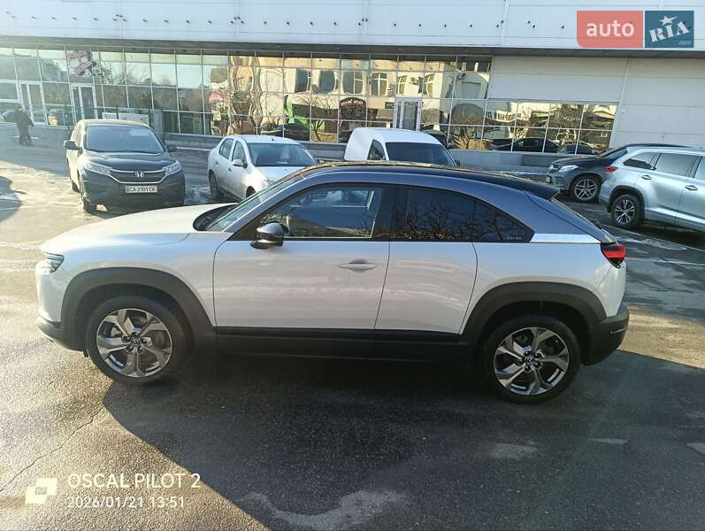 Внедорожник / Кроссовер Mazda MX-30 2020 в Черкассах