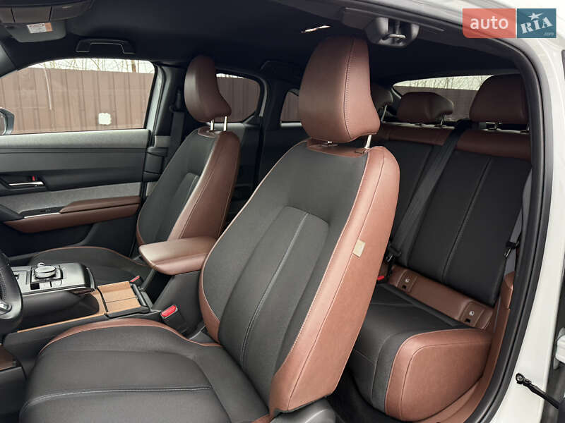 Внедорожник / Кроссовер Mazda MX-30 2020 в Виннице