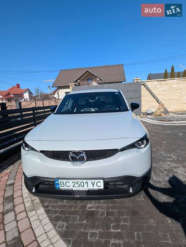 Внедорожник / Кроссовер Mazda MX-30 2020 в Городке
