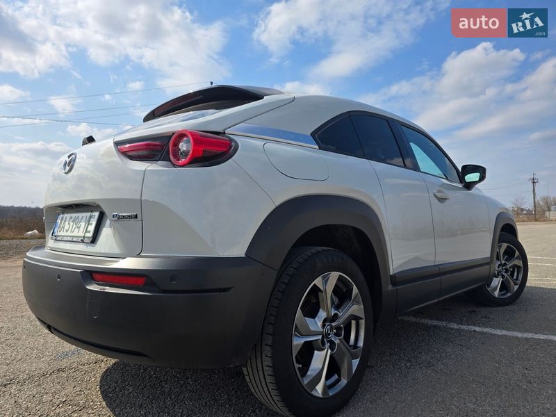 Внедорожник / Кроссовер Mazda MX-30 2020 в Виннице