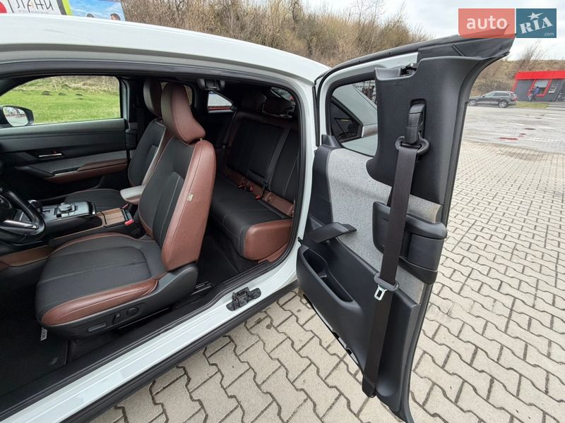 Внедорожник / Кроссовер Mazda MX-30 2020 в Тернополе