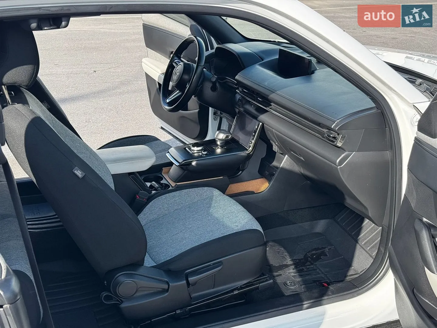 2022 Mazda MX-30 - мініатюра 14