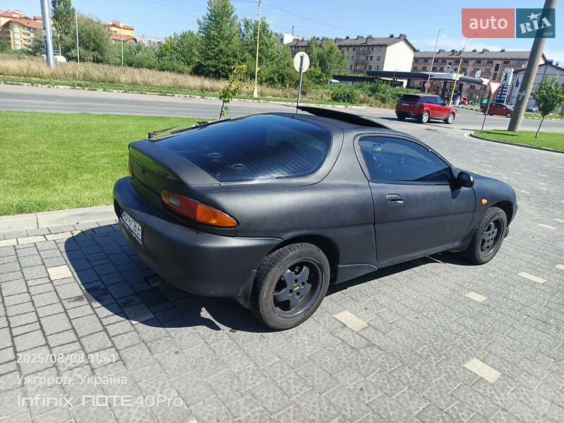 Купе Mazda MX-3 1993 в Ужгороде