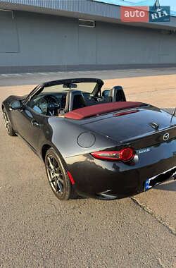 Родстер Mazda MX-5 2018 в 