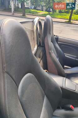 Родстер Mazda MX-5 2001 в 