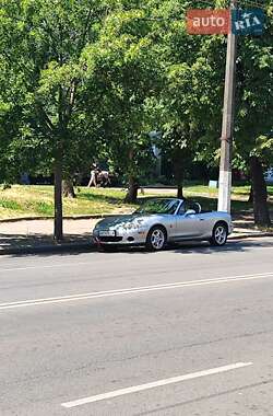 Родстер Mazda MX-5 2001 в 