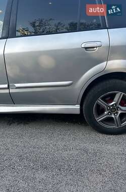 Минивэн Mazda Premacy 2004 в 