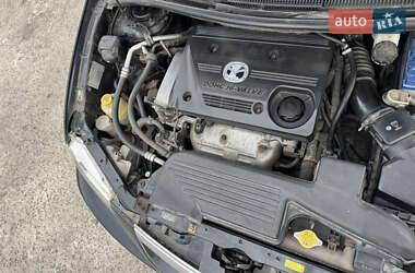 Минивэн Mazda Premacy 2003 в 