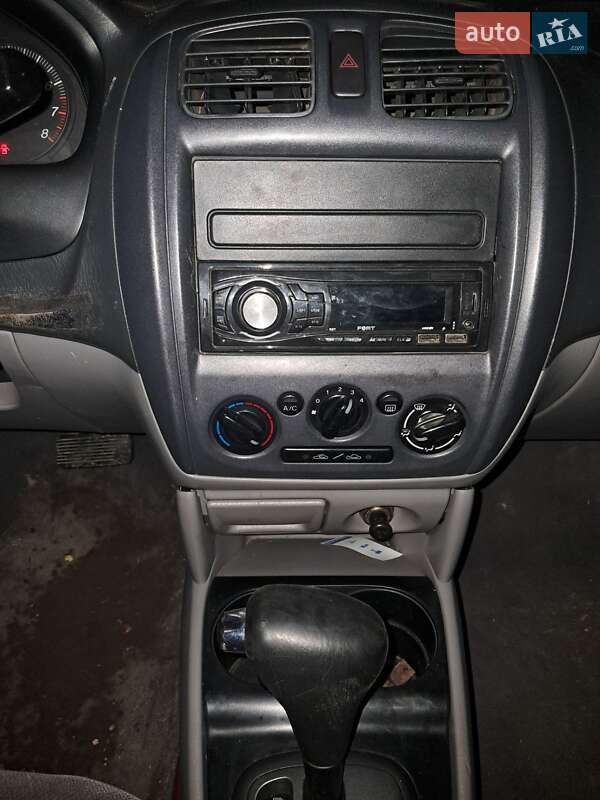 Седан Mazda Protege 2002 в Черновцах