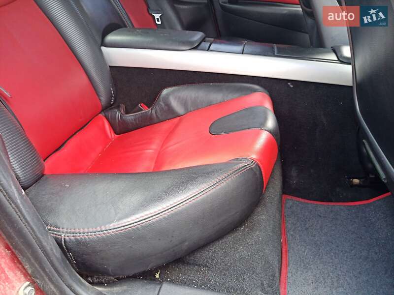 Купе Mazda RX-8 2004 в Воловце