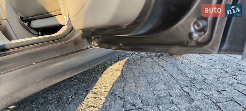 Внедорожник / Кроссовер Mazda Tribute 2005 в Хмельницком