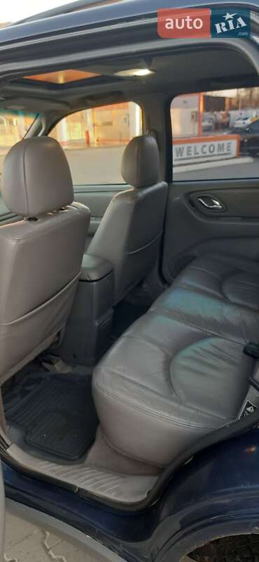 Внедорожник / Кроссовер Mazda Tribute 2002 в Черновцах