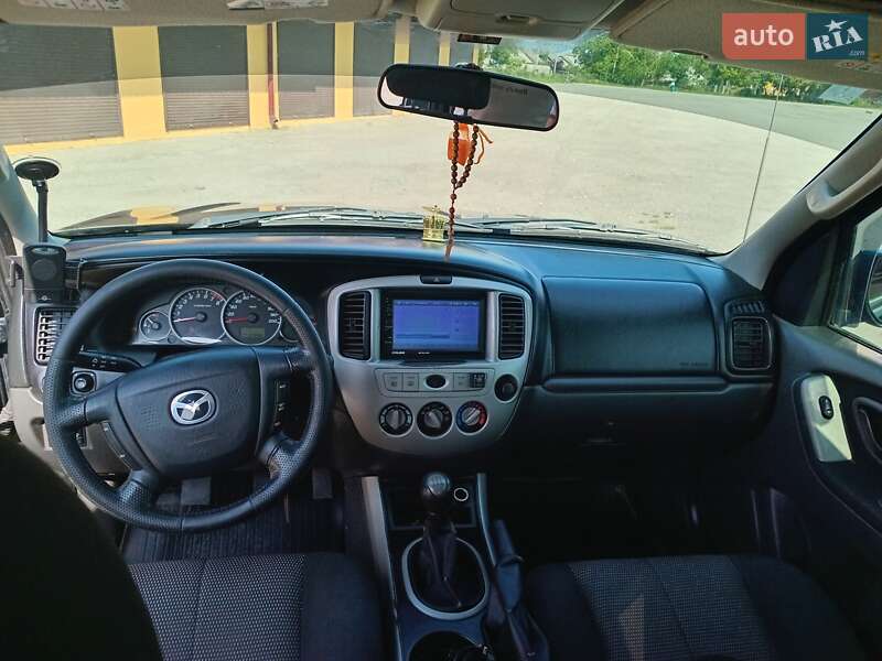 Позашляховик / Кросовер Mazda Tribute 2005 в Почаєві