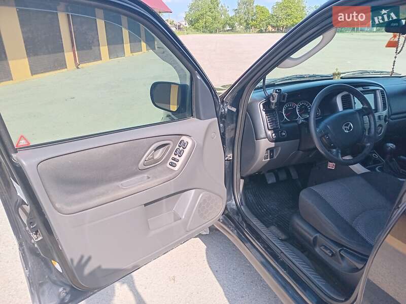 Позашляховик / Кросовер Mazda Tribute 2005 в Почаєві