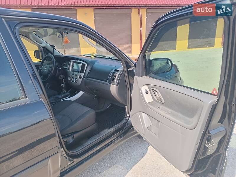 Позашляховик / Кросовер Mazda Tribute 2005 в Почаєві