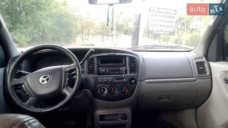 Внедорожник / Кроссовер Mazda Tribute 2001 в Запорожье