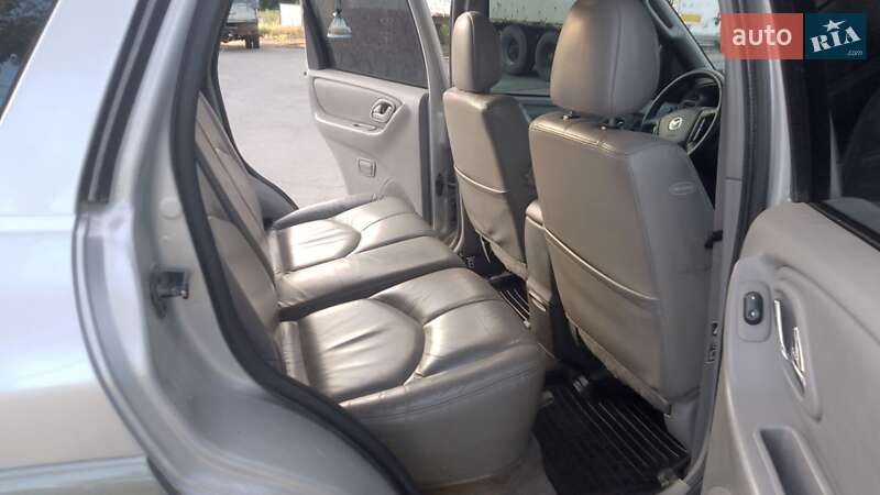 Внедорожник / Кроссовер Mazda Tribute 2001 в Запорожье