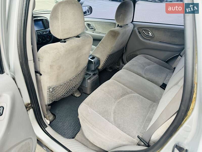 Внедорожник / Кроссовер Mazda Tribute 2001 в Белогородке