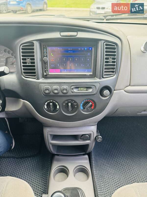 Внедорожник / Кроссовер Mazda Tribute 2001 в Белогородке