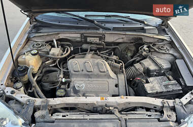 Внедорожник / Кроссовер Mazda Tribute 2002 в 