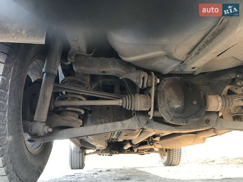 Внедорожник / Кроссовер Mazda Tribute 2001 в Харькове