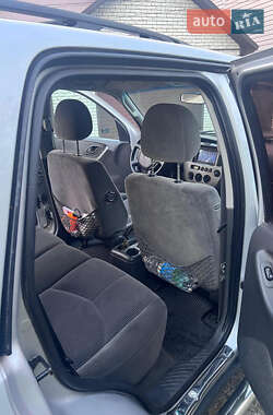 Внедорожник / Кроссовер Mazda Tribute 2004 в Першотравенске