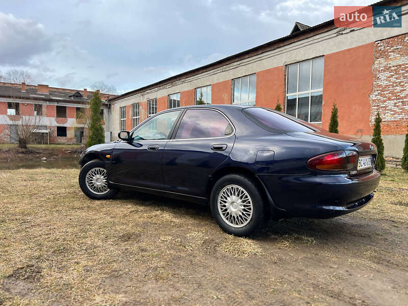 Седан Mazda Xedos 6 1998 в Дрогобыче