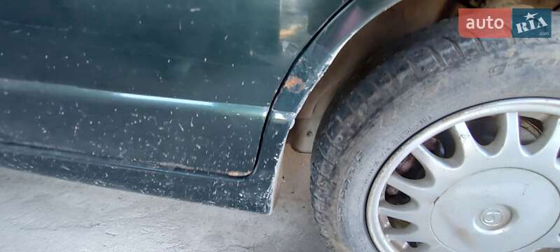 Седан Mazda Xedos 9 2000 в Хотине