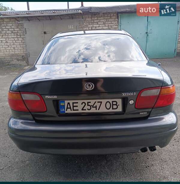 Седан Mazda Xedos 9 1995 в Знаменке