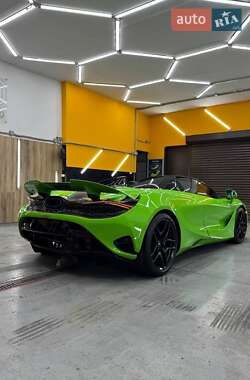 Родстер McLaren 750S 2024 в 