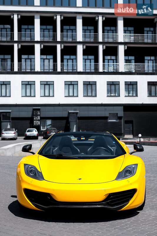 Купе McLaren MP4 2013 в Тернополі