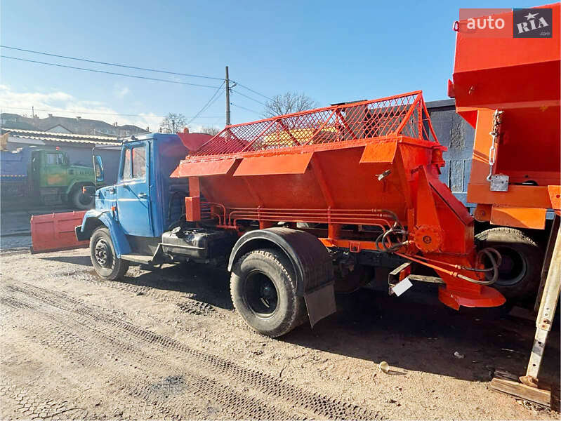 Пескоразбрасывающая машина МДК 4333 2004 в Днепре фото Пескоразбрасывающая машина МДК 4333 2004 в Днепре