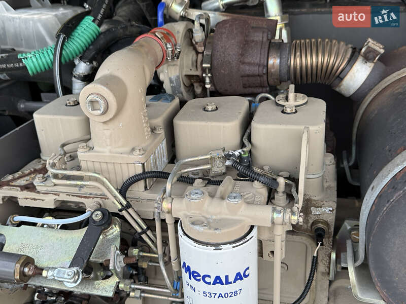 Колесный экскаватор Mecalac 12MXT 2006 в Недобоевцах