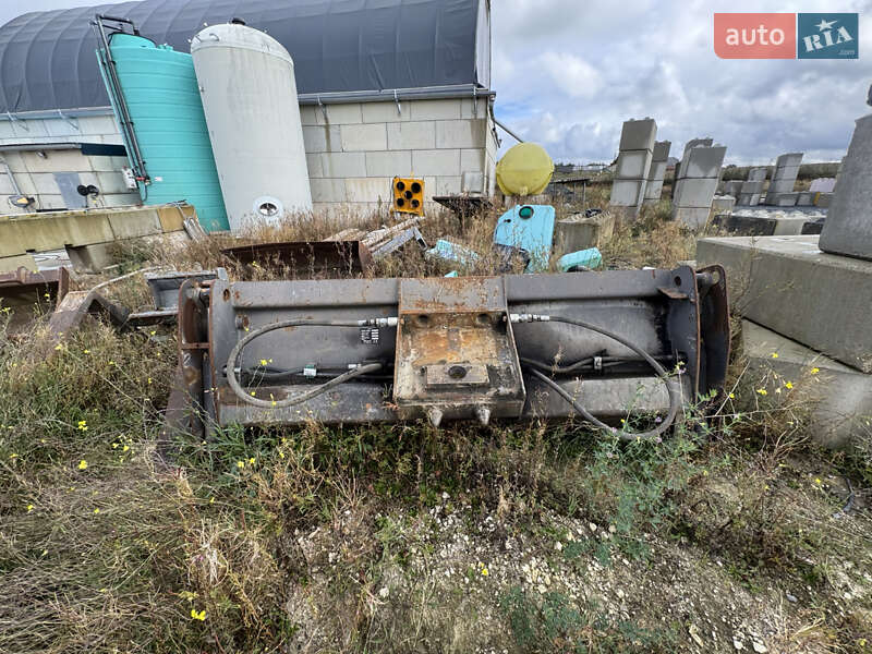 Колісний екскаватор Mecalac 12MXT 2006 в Чернівцях