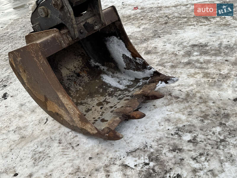 Колесный экскаватор Mecalac 12MXT 2006 в Недобоевцах