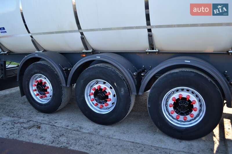 Цистерна полуприцеп Menci SA 2007 в Львове