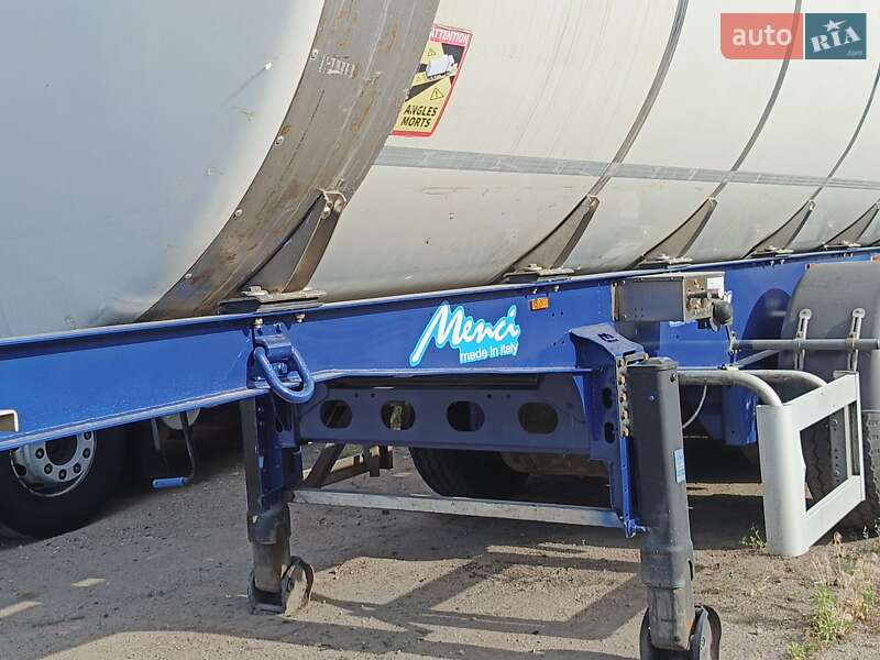 Цистерна полуприцеп Menci SA 2008 в Одессе