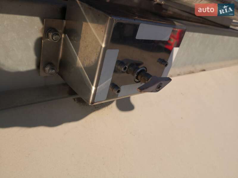 Цистерна напівпричіп Menci SA 2014 в Кам'янському