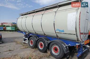 Цистерна полуприцеп Menci SA 2009 в Одессе