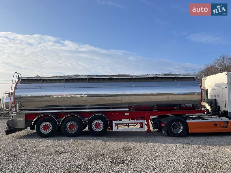 Цистерна полуприцеп Menci SL 2003 в Виннице